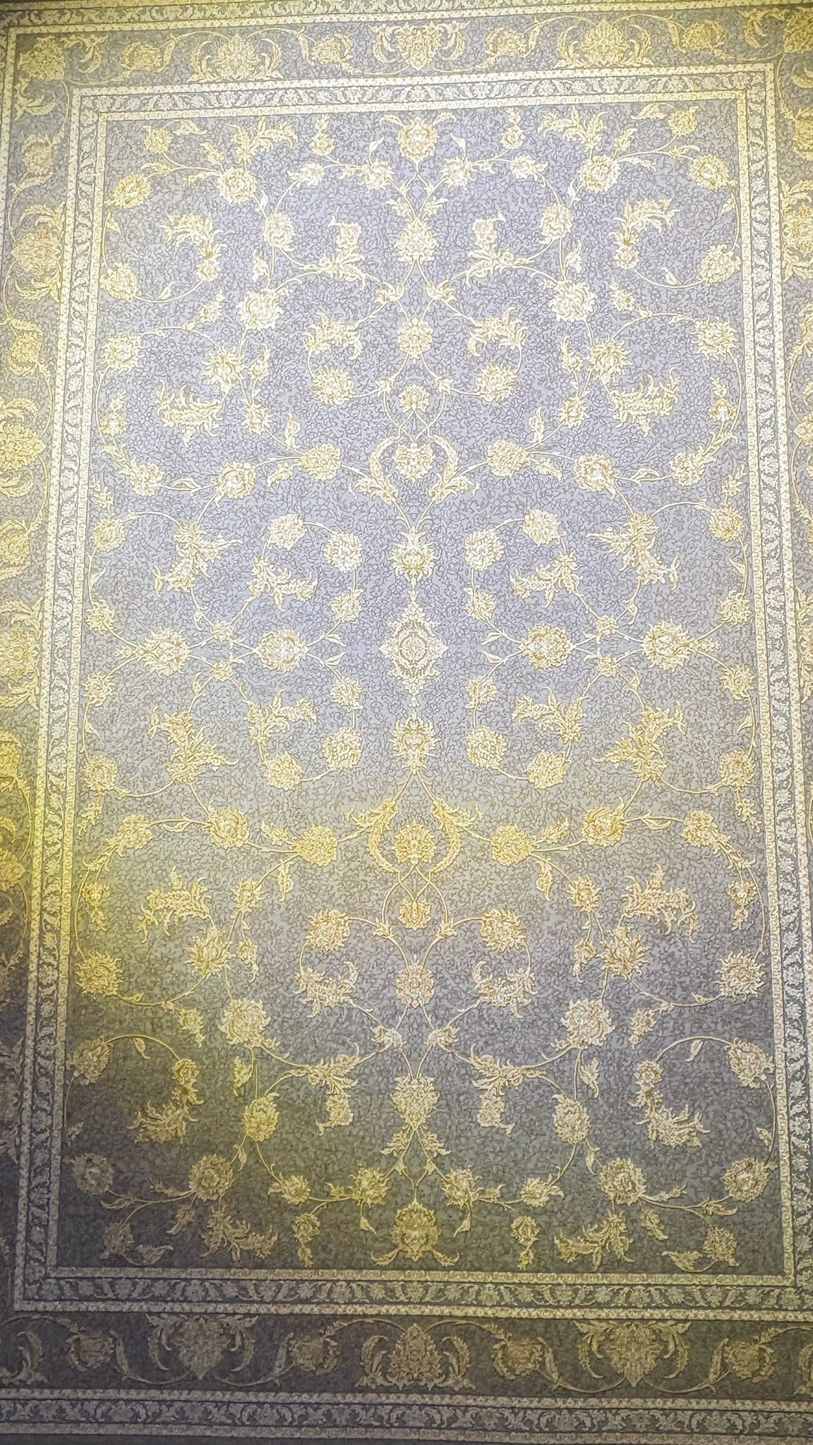 Traditional Floral Area Rug
